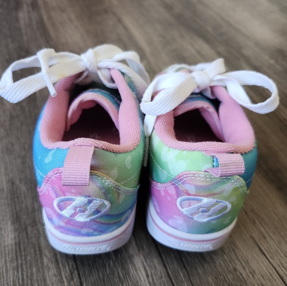 Heelys Pro 20 Heart Rainbow Prints Skate Sneakers - Picture 5 of 8